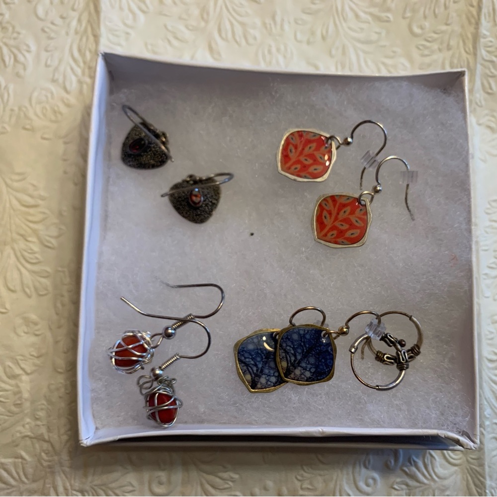 Small earrings, like new